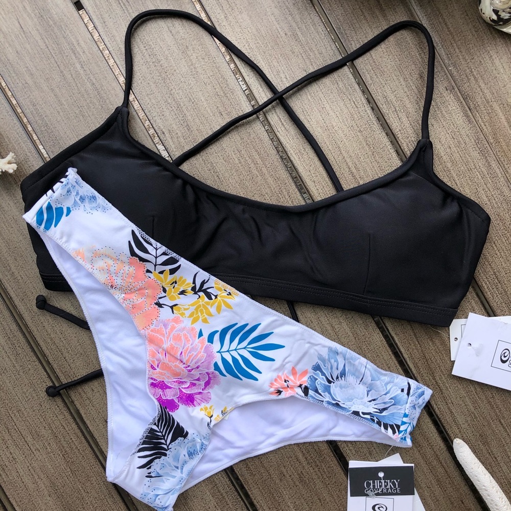 🌴🔆RIP CURL- CLASSIC SURF Delilah Cheeky bikini🔆 - Picture 8 of 12